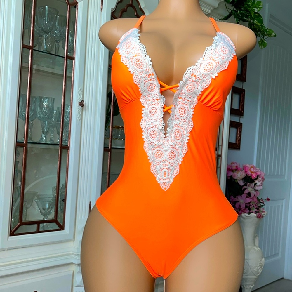 BRAND NEW CUPSHE SWIMMING SUIT